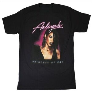 Black Aaliyah Tee